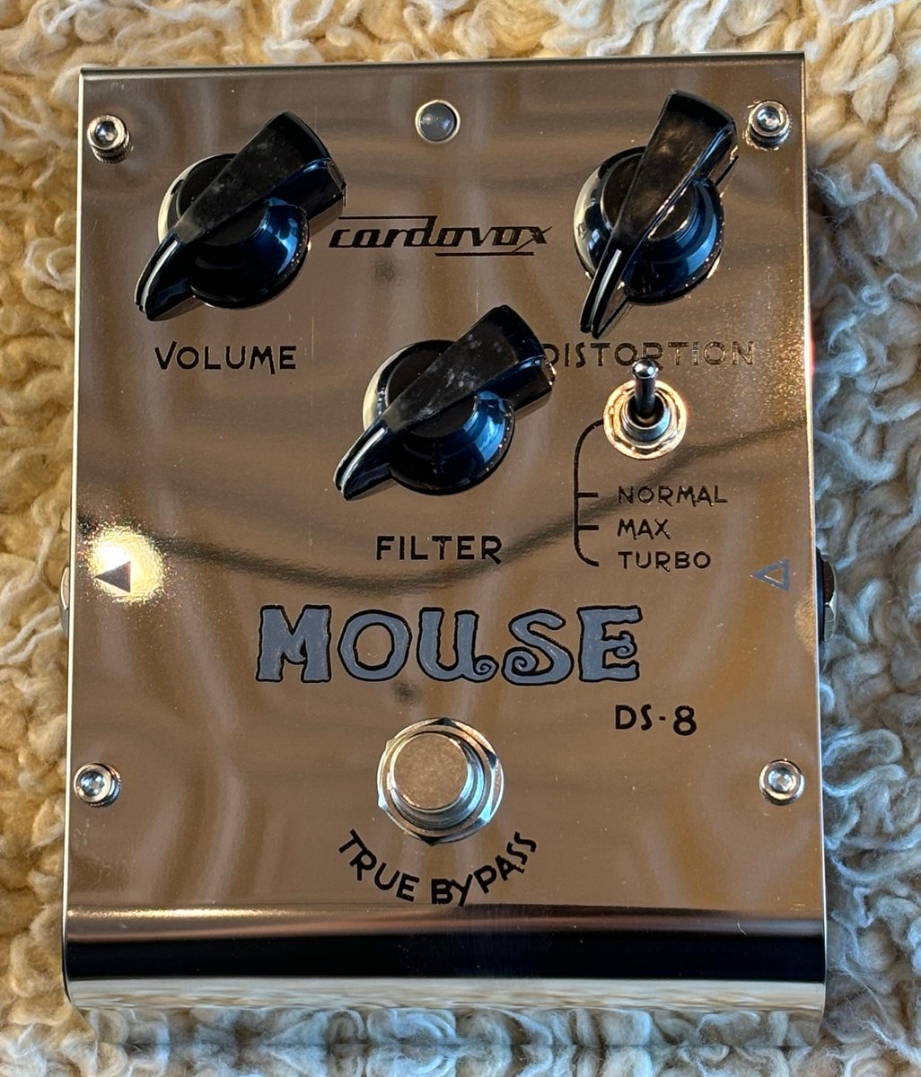 RockIslandRye's tweet image. 🎸 Get ready to rock like with the Cardovox Mouse distortion pedal! 🐭🔊 This affordable powerhouse delivers three unique voicings for ultimate fuzz and distortion. Unleash your inner rockstar at Rock Island Sound today! 🤘 #CardovoxMouse #RockOut #FuzzyVibes 🎶