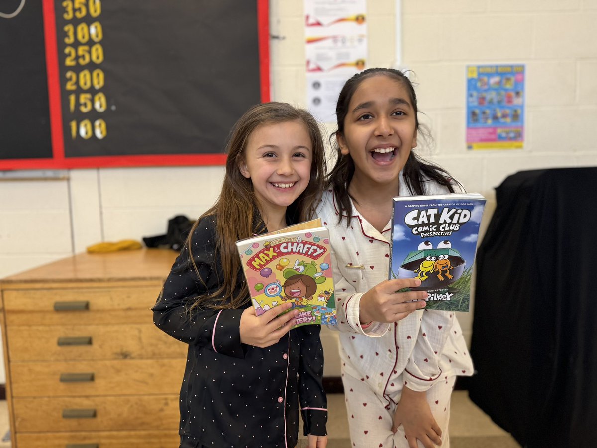 pcpslibrary's tweet photo. Happy World Book Day! We had an amazing day today celebrating reading in our school! We also met Gwen Brookes, author of Berta the Witch! Special shout out to the librarians who were amazing today! And to Mrs Cochrane for organising it all! #HappyWorldBookDay #libraries #books https://t.co/PDDxVT6Uo3
