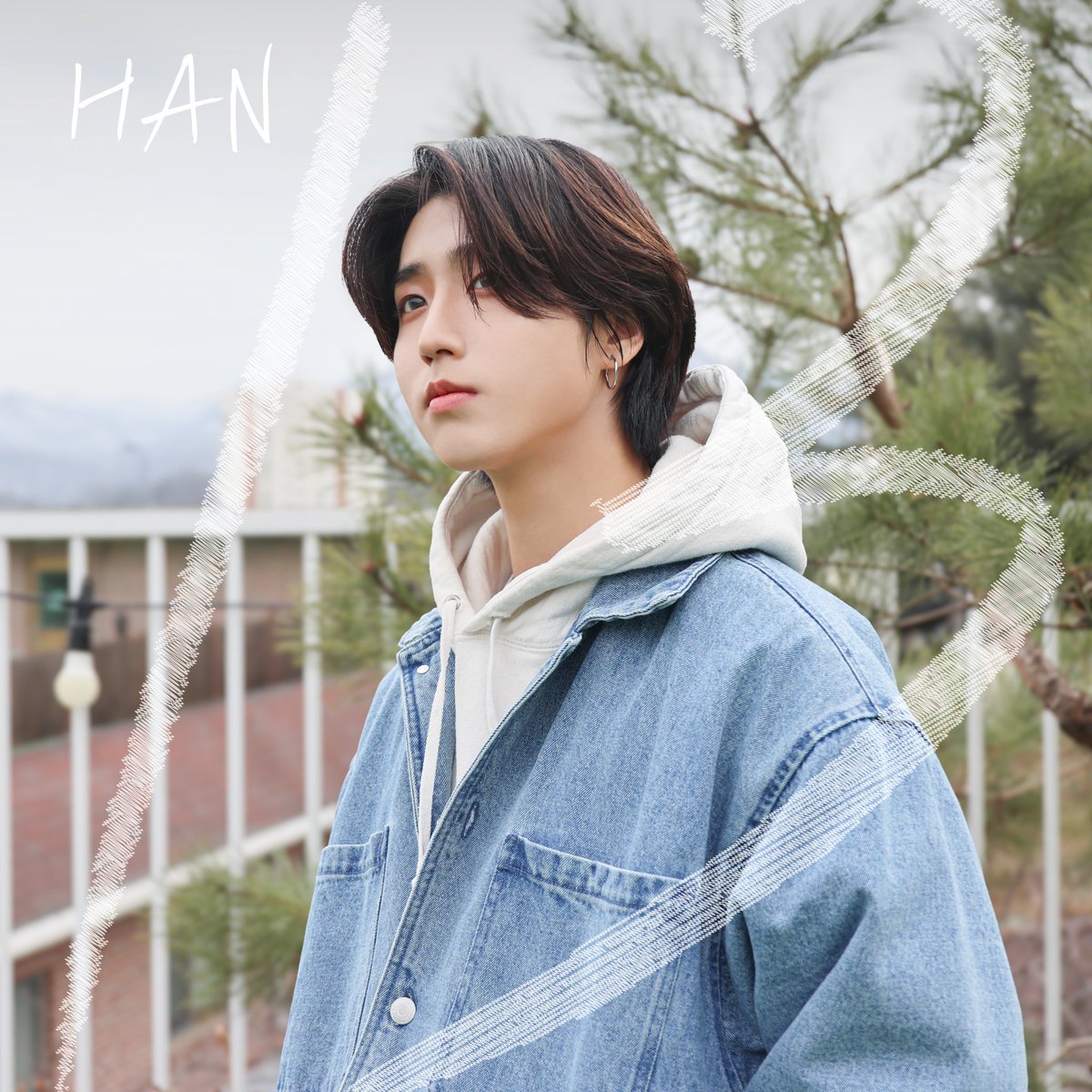 No sé cómo explicarlo pero la canción se siente EXACTAMENTE como este blog. I COULD GIVE HAN MY ALL 13 BY HAN OUT NOW #SKZ_RECORD_13 #HAN_13 @Stray_Kids