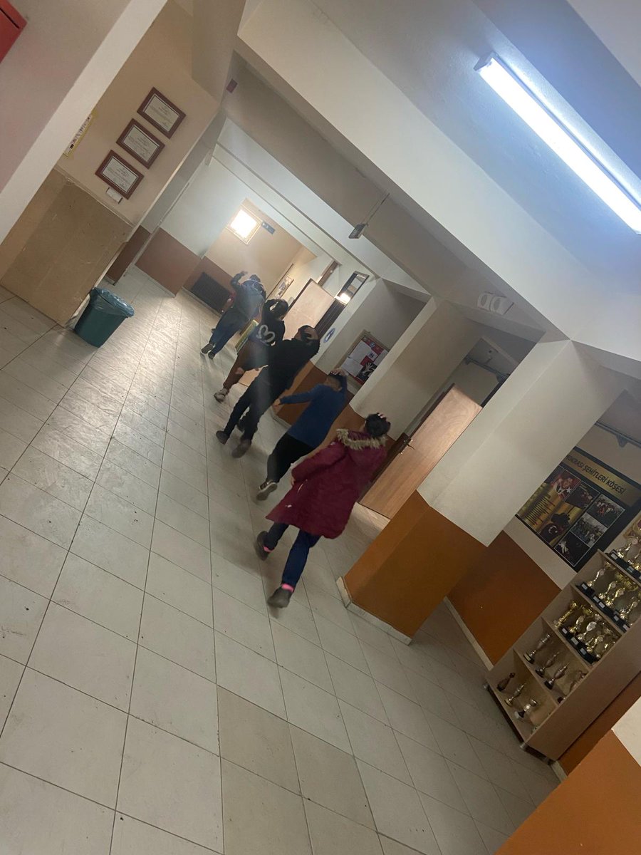 1-7 Mart Deprem Haftası Etkinlikleri Kapsamında Okulumuzda deprem tatbikatı gerçekleştirdik. 
<a href="/HamurKaymakmlik/">T.C. Hamur Kaymakamlığı</a>
<a href="/HamurMEM1/">Hamur İlçe Millî Eğitim Müdürlüğü</a>
<a href="/ali___yildirim/">Ali Yıldırım</a>
<a href="/mehmetozmus_/">Mehmet ÖZMÜŞ</a>