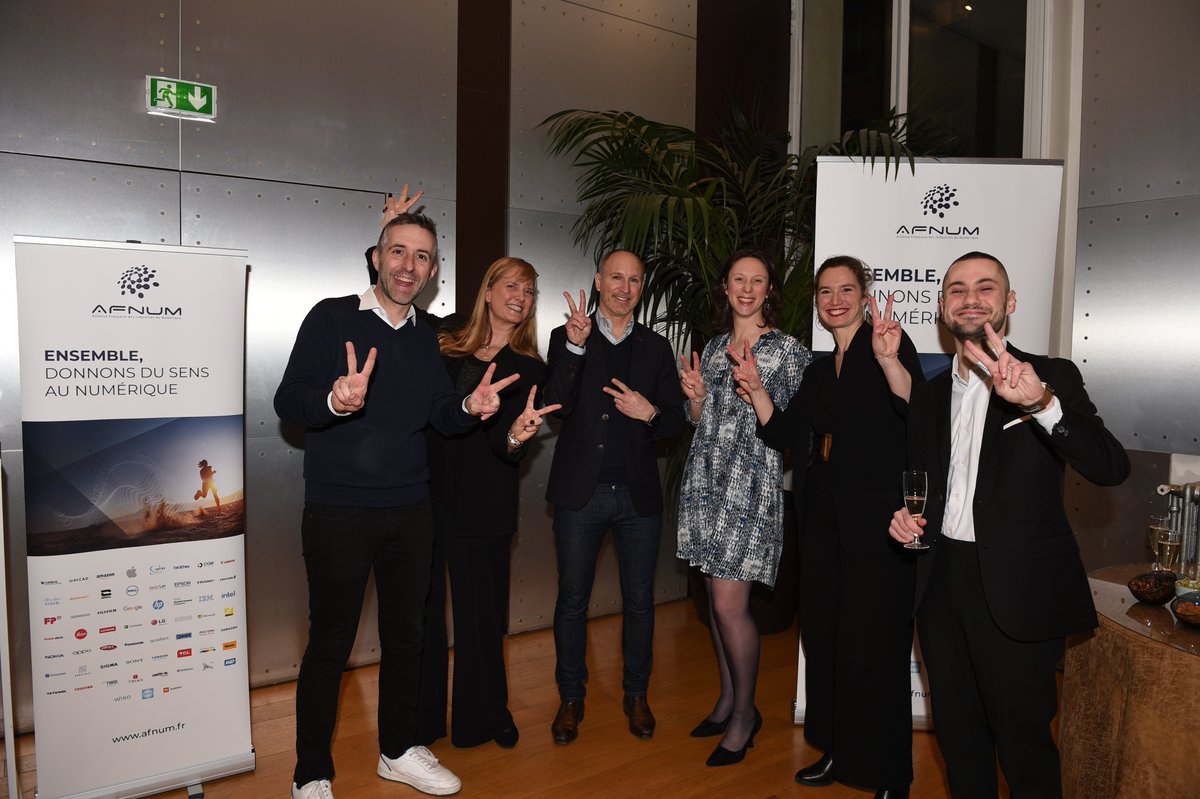 <a href="/AFNUM_FRANCE/">AFNUM</a>  + <a href="/VivaTech/">Viva Technology</a>  = ❤️
(english below)

Pour nous, l’AFNUM c’est plus qu’un partenaire, c’est une vraie belle histoire qui s’est construite au fil du temps, grâce à de la confiance, de la complicité et une vision commune de la Tech: l’innovation comme une aventure