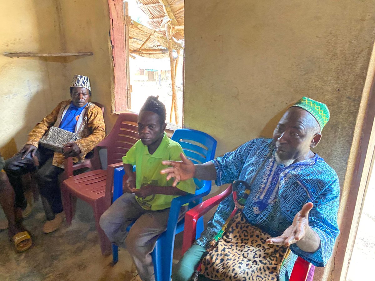 rugbwa's tweet photo. The community dialogue in Wabane was a powerful one that assembled traditional leaders and community members to address gender-based violence, toxic masculinity, and sexual reproductive health. By having open discussions and challenging harmful norms, they are promoting equality. https://t.co/LV8xFwMzMS