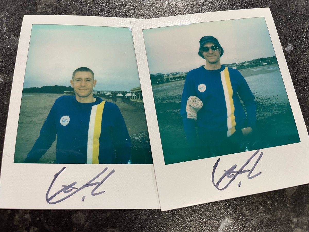 Another reason, as if you need one, to pick up a programme this weekend - these two signed polaroids will be in random copies. 🇺🇸 Let us know if you find them! 💙 #CityAsOne