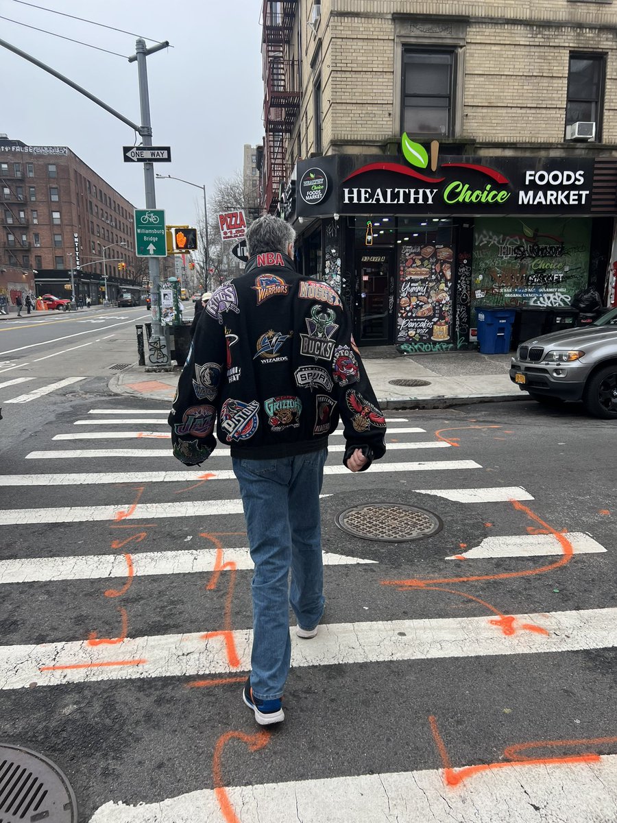 peacetimedroog's tweet photo. This guy is like me. Fans of the association*

* while monitoring coby white’s breakout https://t.co/D8N2pty8hi