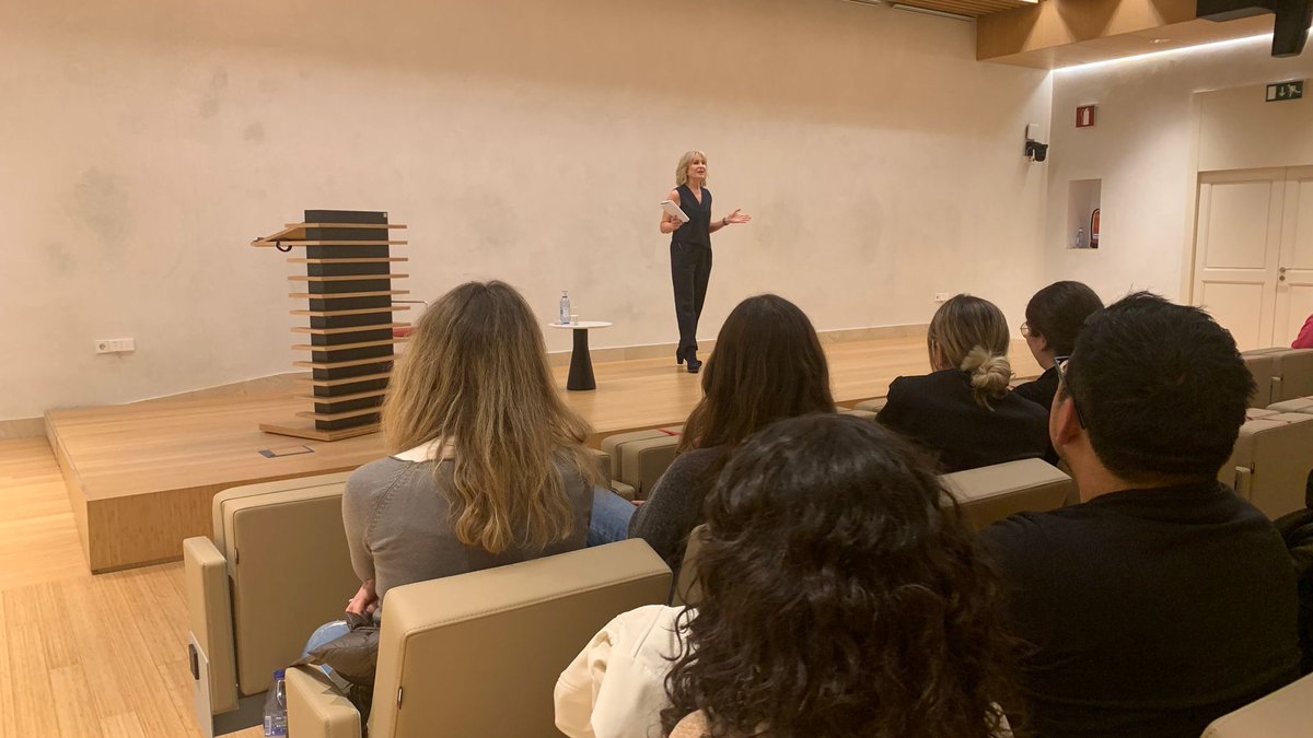 @maria_rey @120minutosTM @telemadrid @aprensamadrid 📢'Lo que más ha frenado la carrera profesional de la mujer es la culpa'

#ForoNext con @maria_rey, presentadora @120minutosTM @telemadrid y presidenta @aprensamadrid 
#DíaInternacionalDeLaMujer