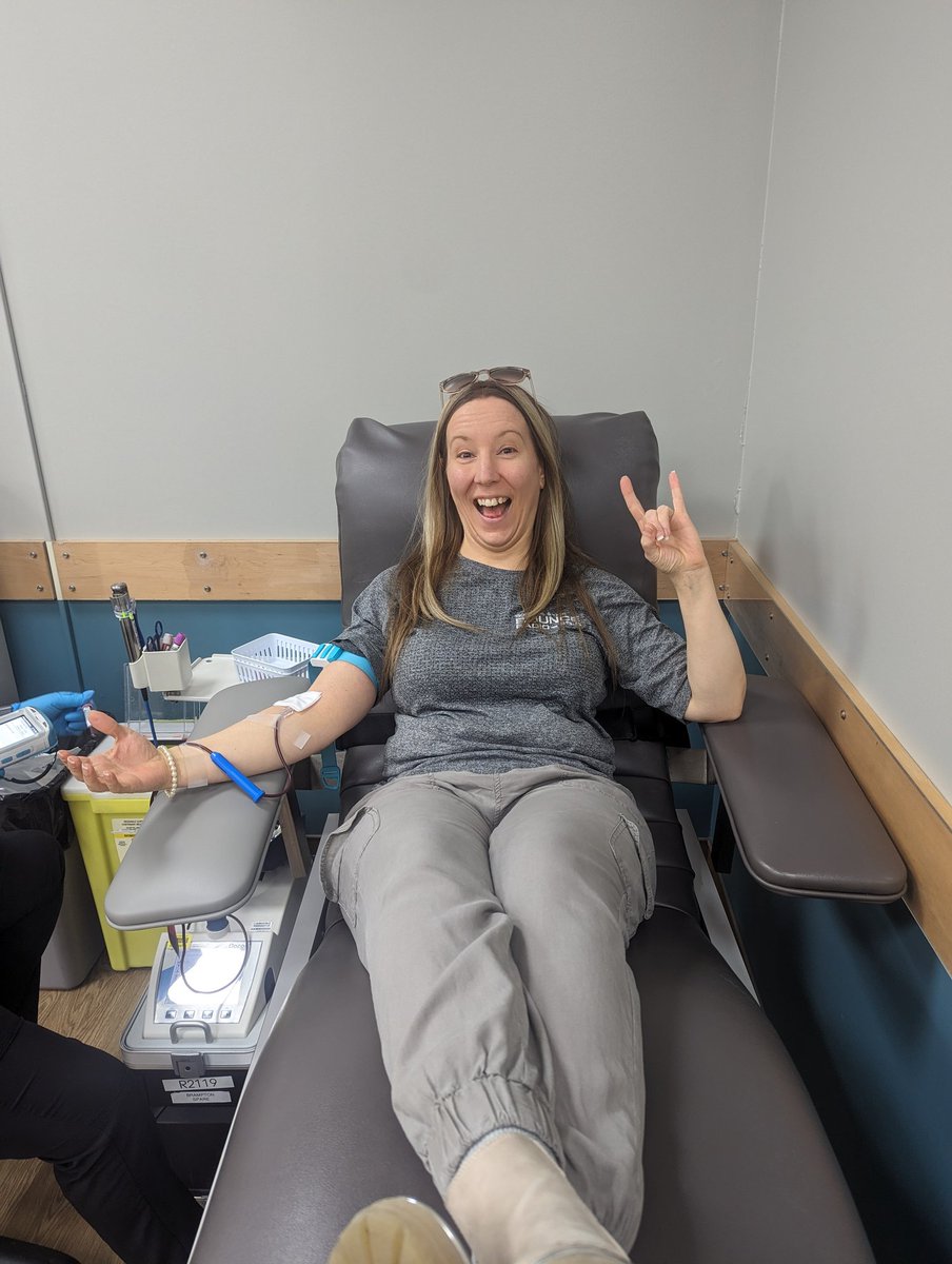 BounceRadio995's tweet photo. Michelle did her part at @CanadasLifeline, you can too!
Appointments still available this month, embrace the opportunity to give back to our community! 

Book a blood donation today!

Call 1 888 2 DONATE, Visit https://t.co/CeGXZrnsbG or
Get the GiveBlood app
@LifelineOntario https://t.co/PBjdwniHQ0