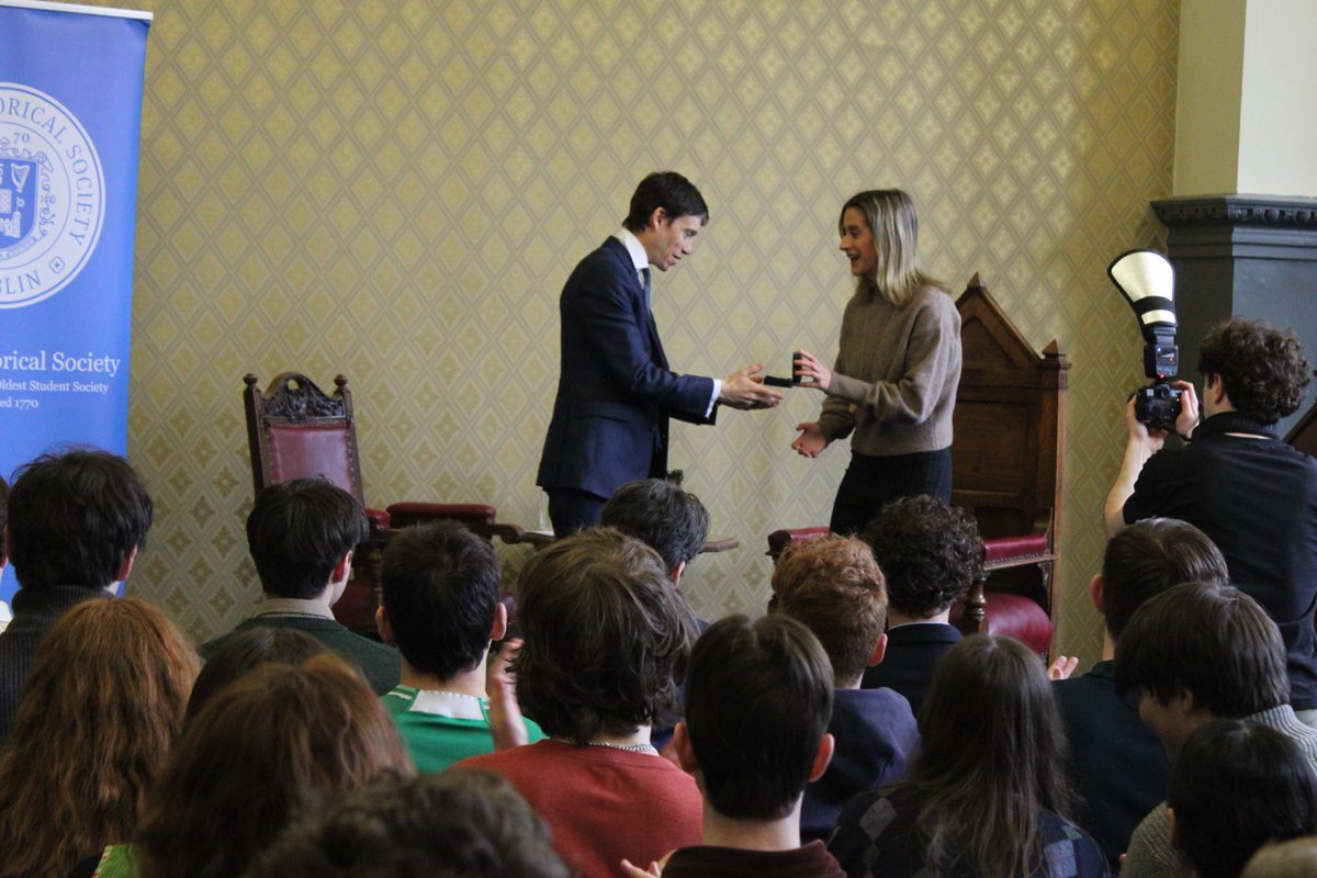It was an honour to award <a href="/RoryStewartUK/">Rory Stewart</a> our Gold Medal for Outstanding Contributions to Public Discourse last week!

Thank you very much to Rory for coming to <a href="/tcddublin/">Trinity College Dublin</a> and doing such a wonderful address, interview and audience Q&amp;A for our members