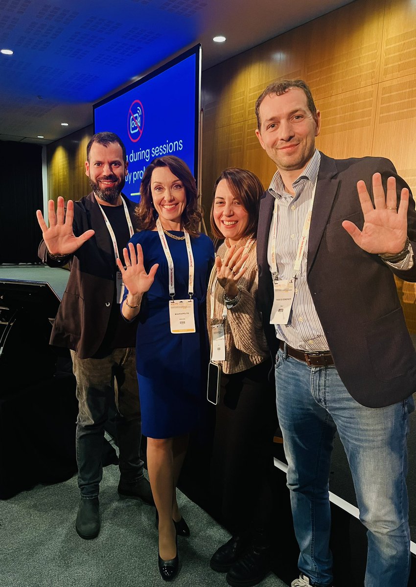 With Prof. @MiiaKivipelto at #ADPD2024 talking about the FINGER  study, a multidomain approach to fight #AlzheimerDisease throughout diet, exercise, cognitive training, and vascular risk.  Mia will be one of the keynote speaker of our @t21rs 2024 Inermational Conference in Rome!