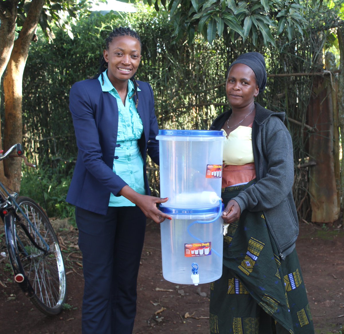 As part of improving the livelihoods of Rwandans, we also took the occasion of training and distributing water filtration kits to our project participants so that they can have access to clean water.
#FoodSecurity #Nutrition #SmallholderFarmer