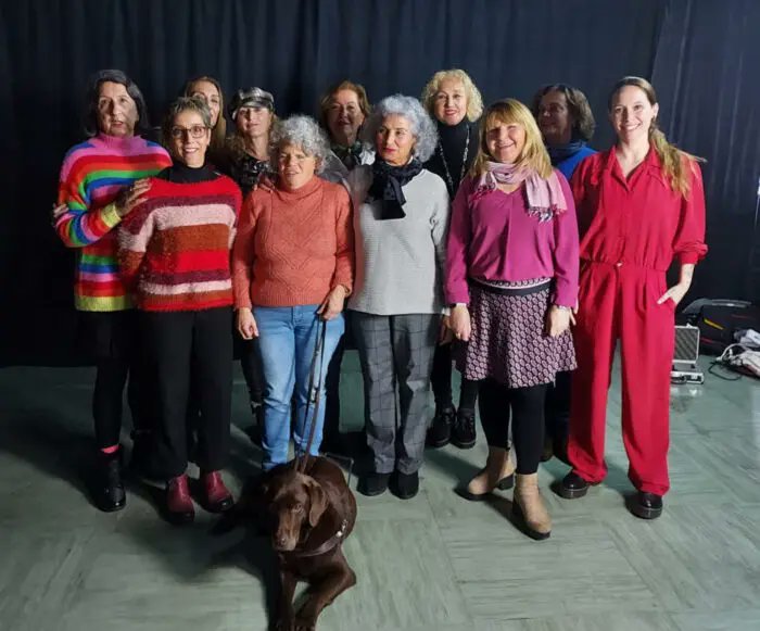 elfaradio's tweet photo. Las mujeres mayores de @CantabriaUnate exigen igualdad y visibilidad en un rap en colaboración con @Celia_bsoul y Eskarnia
https://t.co/oHdU193qDB
#8M #Igualdad #Música #Unate #Rap #Eskarnia #CeliaBsoul https://t.co/55mUJUXWqS