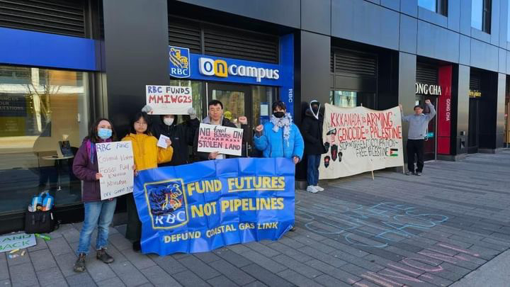 BREAKING: Students at York are protesting outside @RBC. They demand the bank respect Indigenous rights, from Turtle Island to Palestine. Students from coast to coast are protesting RBCs fossil fuel investments today. #RBCOffCampus