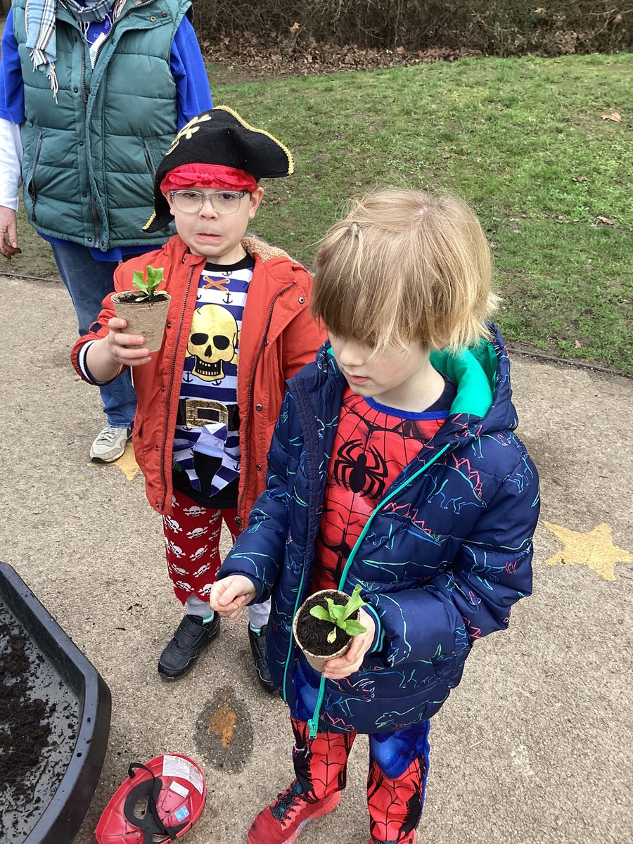 OwpsFoxes's tweet photo. We had a great time planting seed potatoes and lettuces this morning! We learnt all about the history of potatoes and the many different types there are!
#OWPSscience https://t.co/0XojFURtnz