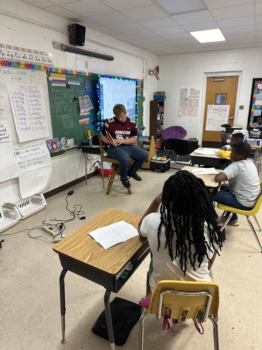 Jackson52Coach's tweet image. Proud of our young men! They did a great job reading to our youth!! Thanks @Golden_Springs_ for allowing us to participate in “Read Across America”! @AnnistonDawgs @annistonalgov @anniston_high #DawgLife