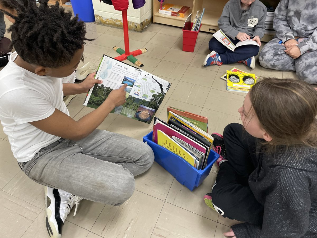 Reading with our tiger buddies! #readacrossamerica <a href="/TPaineIES/">Thomas Paine Elementary</a> <a href="/ChpsTweets/">Cherry Hill Schools</a>