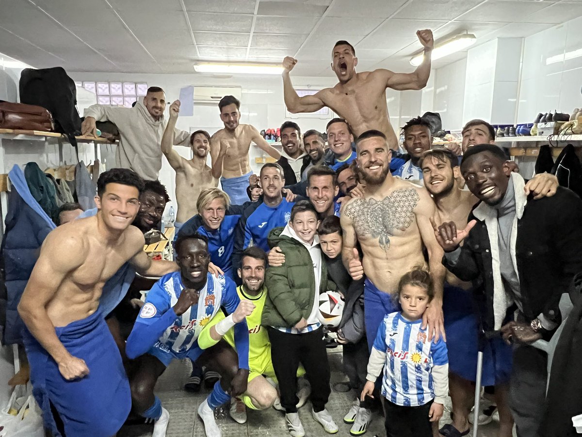 JUEGA EL AGUILAS (@juegaelaguilas) on Twitter photo 🔥😱El <a href="/aguilas_fc/">Águilas F.C.</a> , el equipo de ESPAÑA que MÁS MANTIENE SU PORTERÍA A CERO. 18 partidos de 25.
💥 Haciendo valer este dato, es el equipo en solitario con menos goles en contra de TODA ESPAÑA 
📝 Dato histórico que pone aún más en valor la temporada del Águilas 🔥😱El <a href="/aguilas_fc/">Águilas F.C.</a> , el equipo de ESPAÑA que MÁS MANTIENE SU PORTERÍA A CERO. 18 partidos de 25.
💥 Haciendo valer este dato, es el equipo en solitario con menos goles en contra de TODA ESPAÑA 
📝 Dato histórico que pone aún más en valor la temporada del Águilas