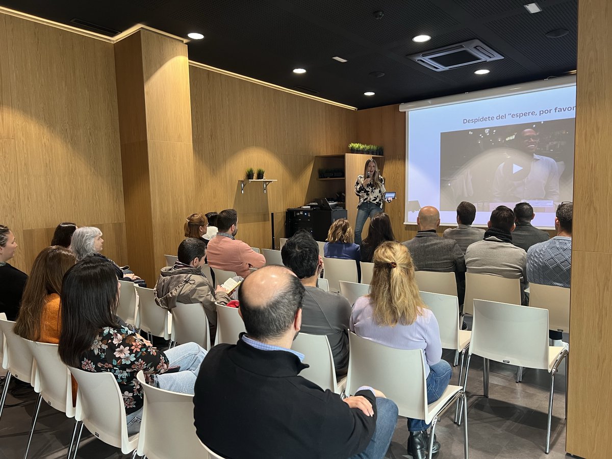 Correoslabs tweet media