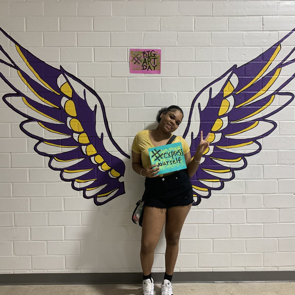 LiveOakOwls's tweet photo. LOA students are celebrating #BigArtDay by flooding social media with pics taken in front of the owl wings mural created by Live Oak art students and teachers. Big Art Day is a statewide event promoting the arts in education.

#LiveOakAcademy #LiveOakOWLs #TheCoolSchool https://t.co/oOVSaekxqU