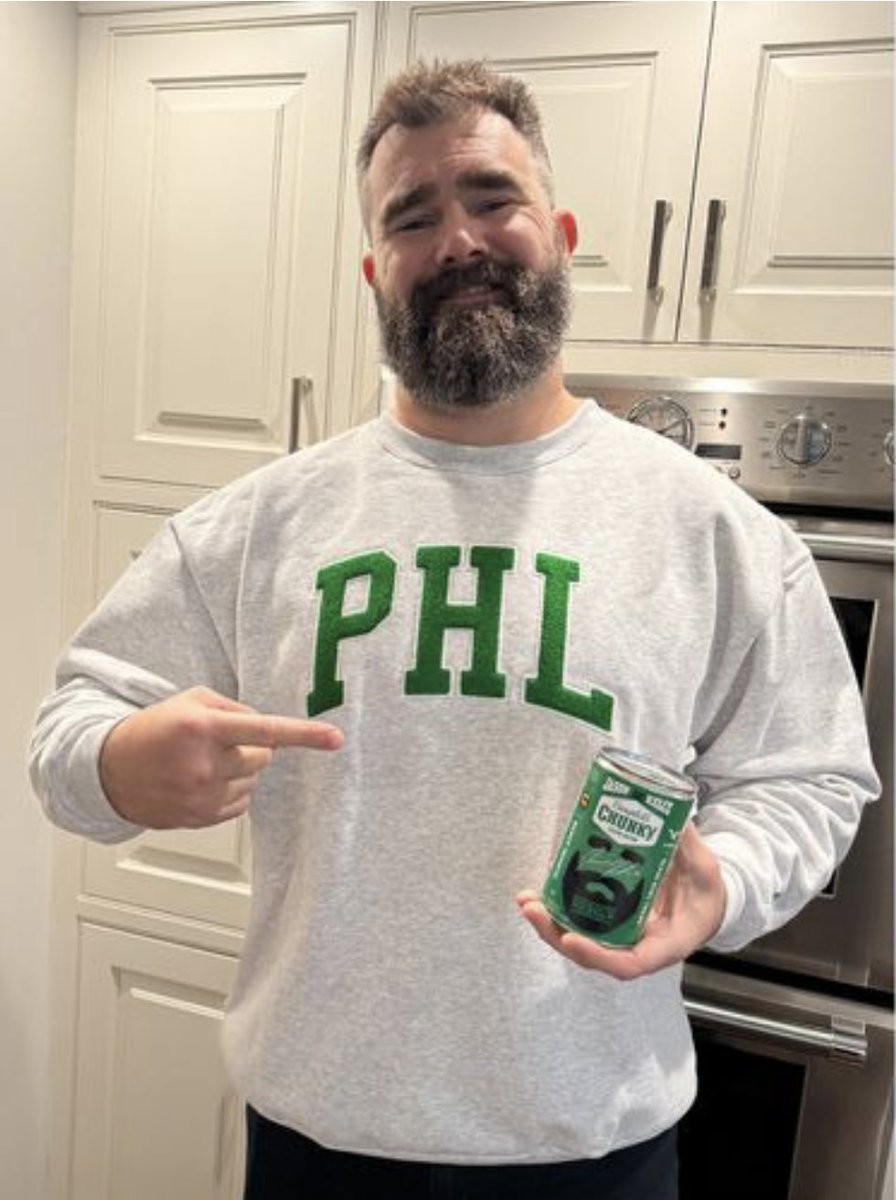 What more can we ask for in a picture?! This is the reason why he’s our G.O.A.T! We’re so honored for Jason Kelce to be wearing our PHL Crew Sweatshirt made right here in Philly. #AmericanMade #BoathouseSports #JasonKelce #PhiladelphiaEagles #Philly boathouse.com/products/boath…