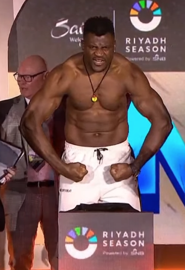 Anthony Joshua (252.4) vs. Francis Ngannou (272.6)
#JoshuaNgannou #KnockoutChaos | #RiyadhSeason