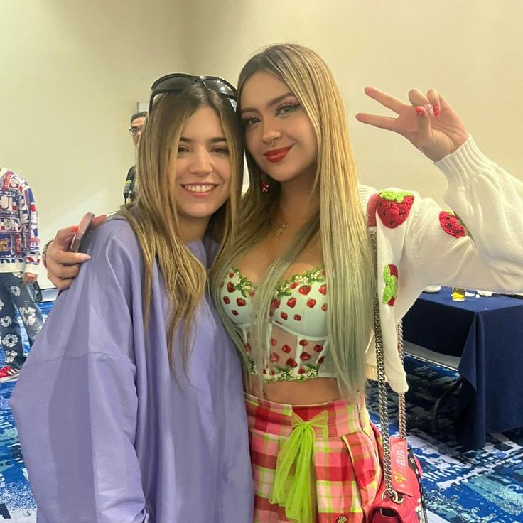 Ari y Rivers mis reinas.💗