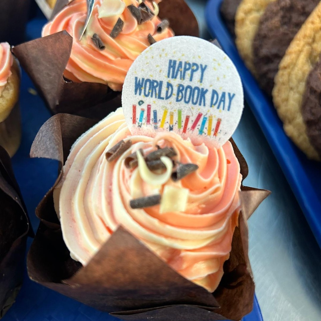 SalesianAcademy's tweet photo. ππWe hope everyone enjoyed the variety of characters roaming our corridors today for #WorldBookDay!
Pupils were delighted with their free #booktokens and huge thanks goes to our culinary staff who whipped up gorgeous themed cupcakes.π§ They went down a treat!
#SJBFamily #RUAH https://t.co/XQiPytacLc