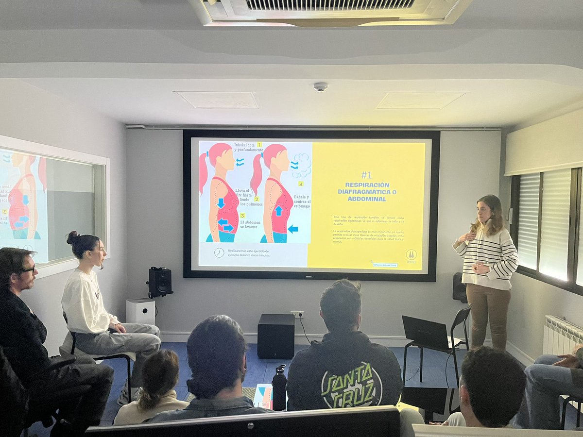 Hoy hemos tenido la suerte de que nuestra compañera Belén González García nos impartiera una fantástica sesión de Mindfulness. 
Hemos aprendido la importancia de vivir el presente y saber disfrutar e intentar controlar la vida que nos rodea✨

#mindfulness
#lovevfx
#twinpines