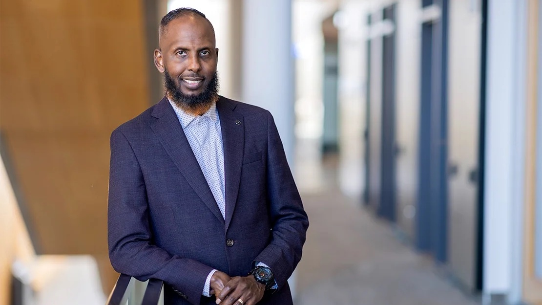 #UofT prof explores experiences of Canadian-born youth of Somali descent 🌍 uoft.me/aht