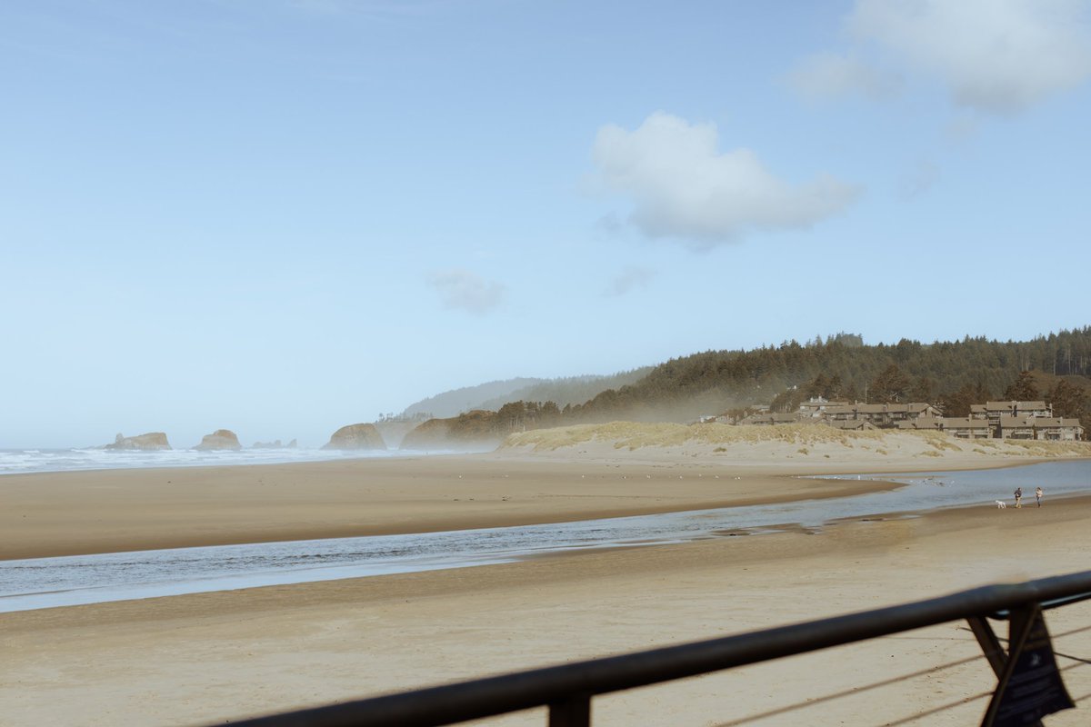 AirSpaethe's tweet photo. Imagine waking up and getting coffee every morning in a small costal city in Oregon 😍 https://t.co/6utXKZbl0P