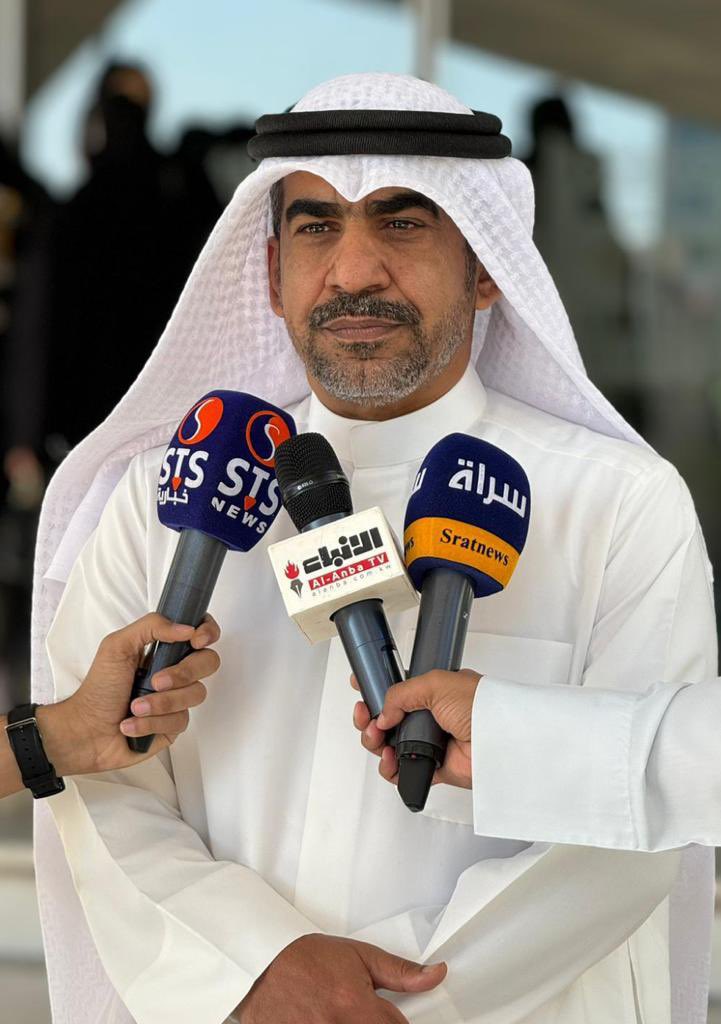Akbar_twi2er's tweet photo. اعلن مدير العلاقات العامة والمتحدث الرسمي باسم #بلدية_الكويت محمد المطيري عن إصدار افرع البلدية في المحافظات 33 ترخيصاً لمقرات انتخابية لمن قبل مرشحين لخوض انتخابات 2024 لـ #مجلس_الامة ..
- وجاري استكمال مستندات طلبات اصدار تراخيص الاعلانات الانتخابية التي بلغ عددها 11 ترخيص. https://t.co/y2Vx6khln9