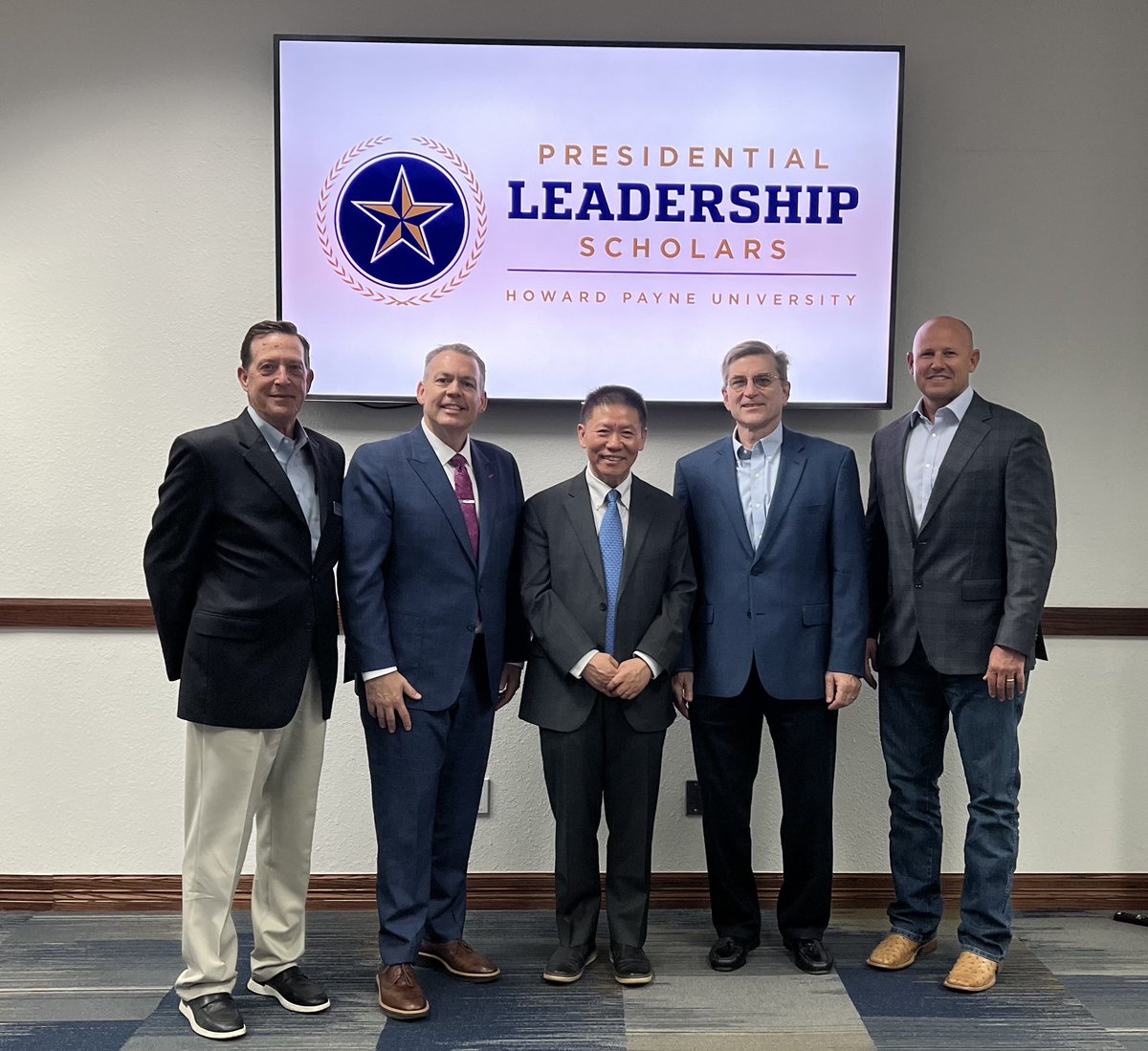 It was a honor hosting Dr. Bob Fu of China Aid on campus yesterday. He did an amazing job preaching in chapel and challenging our students who attended the Presidential Leadership Scholars lunch. @BobFu4China @HPUTX