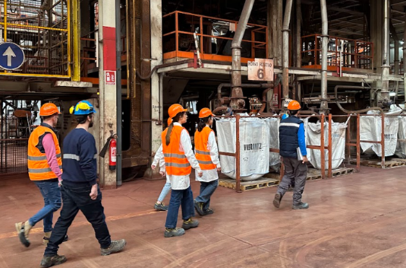 VibrantzTech's tweet photo. Proud to showcase how our global sites are integrating #VibrantzinAction (VIA) and promoted #STEM locally. Vibrantz Almazora collaborated with Jaume 1 University of Castellón and high school ceramics and chemistry students to spark enthusiasm and insight among students! https://t.co/2oFF8y4SQs