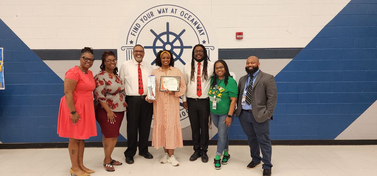 TenikkaANjax's tweet photo. Visited with students at Oceanway Middle School today. Shared my path to becoming a journalist and why I give through Tenikka’s Books for Kids. The students were engaged and asked great questions. Thank you Mr. Lee and the @5000RoleDuval for the invite! https://t.co/aaeESIe1yc
