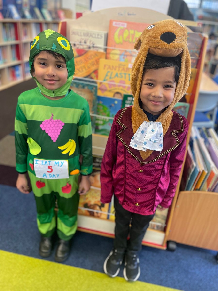 CJ_Year1's tweet photo. Some more of our amazing costumes... with some sneaky teachers thrown in too! https://t.co/CeQKkrCtrc