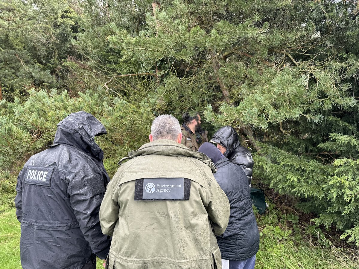 We were at @HanningfieldWsp on 2 March to talk to visitors & anglers about #OpTraverse, our work to tackle illegal fishing & #WildlifeCrime & how to report it. Joining us were @EPSpecials, @ukwildlifecrime, @AnglingTrust & @EnvAgencyAnglia. #ProtectingAndServingEssex #RuralCrime