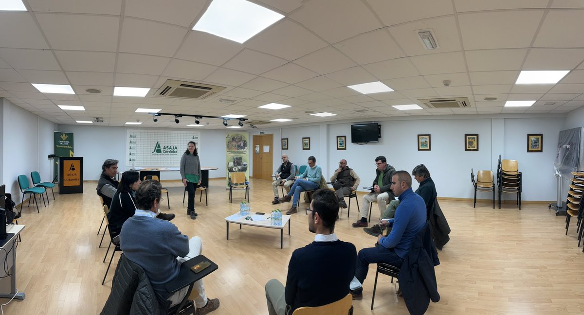 blancaracol's tweet photo. @Sol_Xyl @BexylP @ASAJACORDOBA Gracias @ASAJACORDOBA  por vuestro apoyo a @BexylP. Conocer la posición de los agricultores es fundamental para avanzar en buena dirección en nuestras investigaciones https://t.co/nQCVPBKjVi
