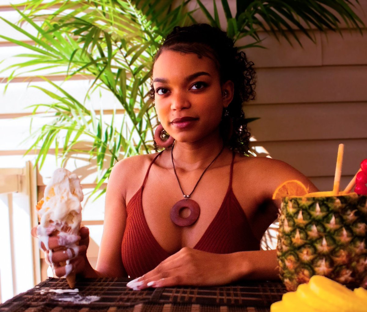 thisisjessenia's tweet photo. When I wrote 'Caliente', I imagined myself at a beach bar on the coast. Our hands were sticky with vanilla icecream and cherries. My parents &amp; I did this on our front porch in North Carolina.
#northcarolina #jesseniamills #caliente #behindthescenes https://t.co/OqZSMVDfRb