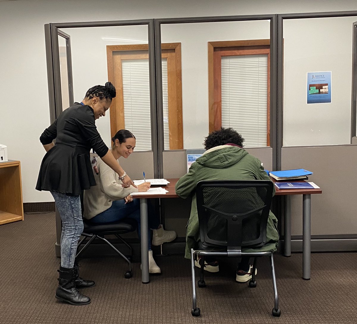JusticeA1978's tweet photo. We are giving a special shout out to the amazing staff at Justice Assistance, and to all the social workers who work with our clients! Their dedication to service, and bettering the lives of Justice-Involved is an admirable mission. Thank you for all that you do!
#SWMonth https://t.co/zLVTEGyaSZ