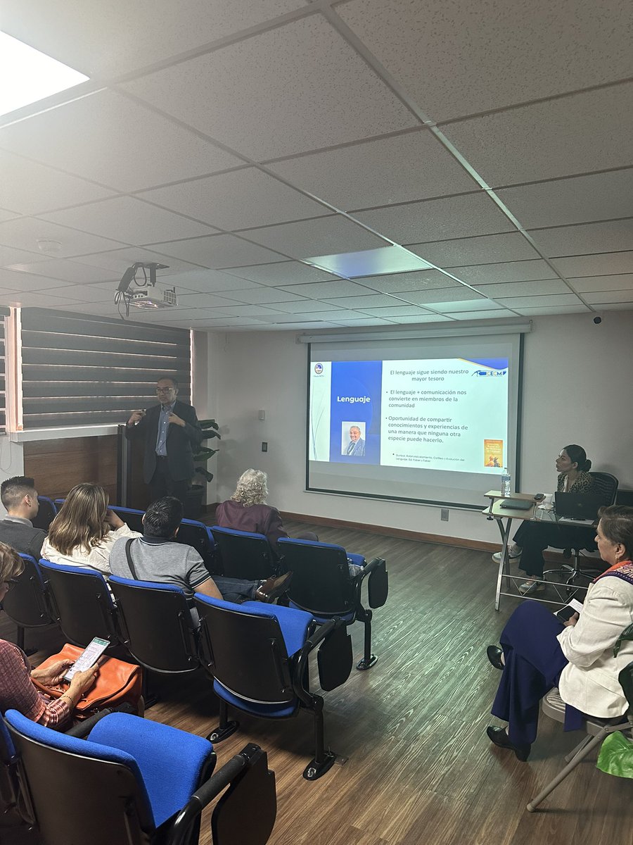 Hay muchos tipos de liderazgo. Se ejercen de acuerdo con las circunstancias. Pero al final los tipos de liderazgo se pueden englobar como humanista o autocrático. <a href="/jrtorcis/">Roberto Torres</a> <a href="/amcgmx/">amcgmx</a> @Amce_amce <a href="/hospitalangeles/">Hospital Angeles Health System</a>