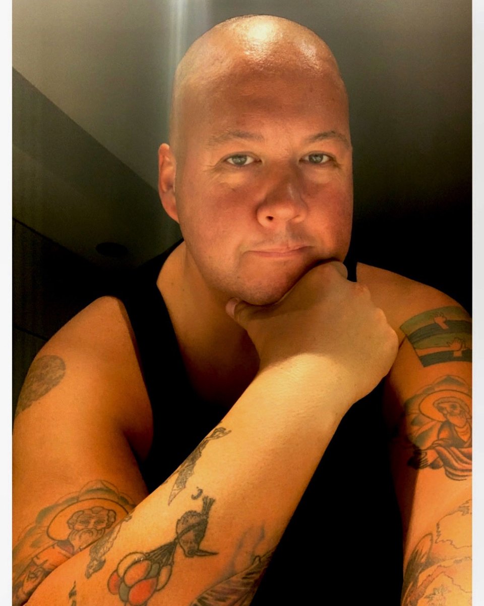 That time I thought it was a good idea to shave my head and ended up looking like the singer of Right Said Fred. #ThrowbackThursday 🪒 🧑🏻‍🦲