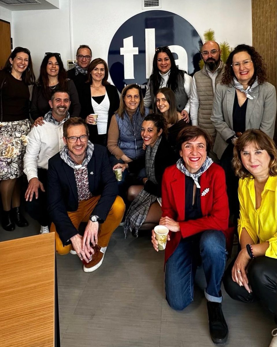 remaxurbe2's tweet photo. Hoy estamos muy felices por la oportunidad que nos brindó @tlacorp al invitarnos a presenciar la Mascletá de Valencia desde sus oficinas. ¡Gracias por la experiencia! 🧨💥 https://t.co/vEG8erZh5U