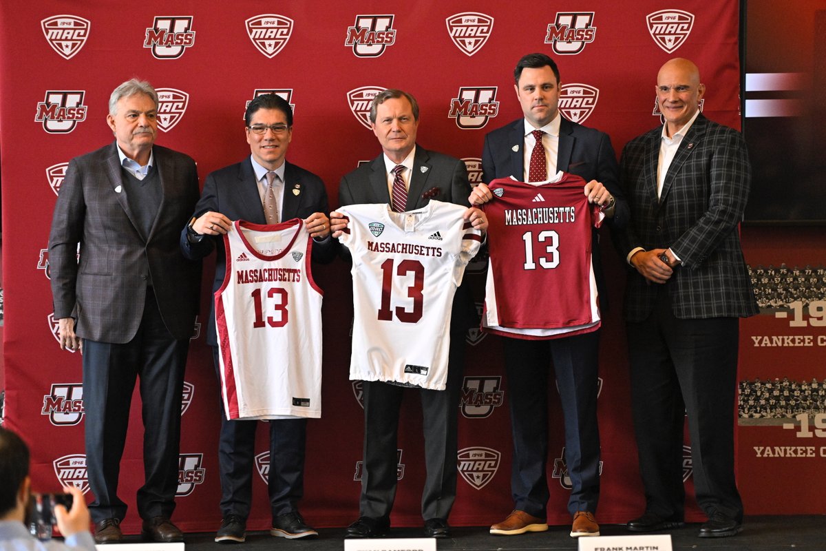 UMassAthletics's tweet photo. First look at that @MACSports crest on the maroon and white threads 👀
#Flagship🚩 x #MACtion https://t.co/bE93fn1mrf