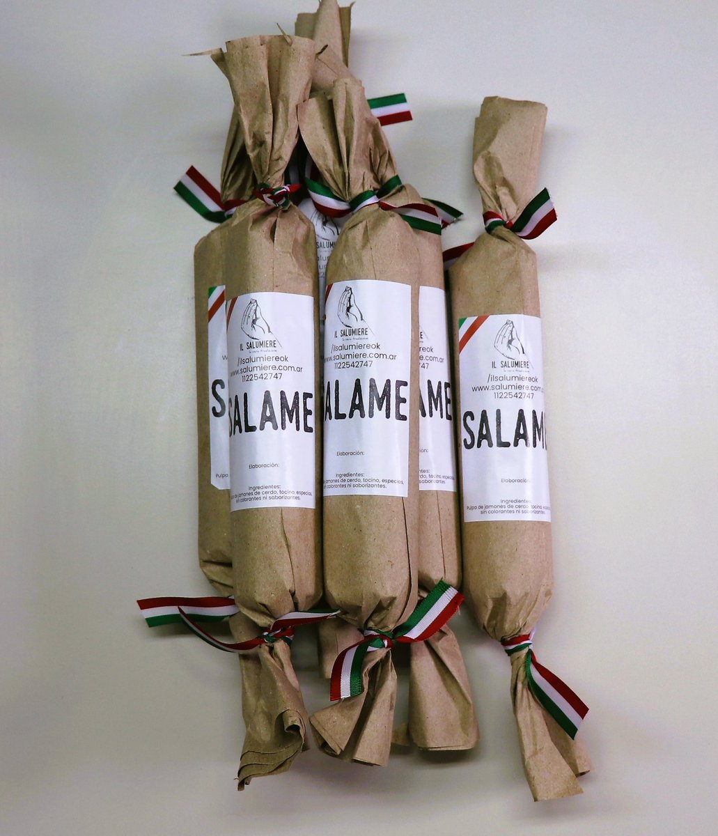 Eldelasbrasas's tweet photo. @maruceballos Te recomiendo los productos artesanales y con "Antica Ricetta Italiana" de @IlSalumiereok cuando los pruebes te caes de culo!!! #Guanciale #Capocollo #Salame #Salchichas https://t.co/TjovSvZkwS