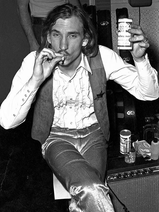 Joe Walsh partying backstage after a James Gang gig at The Depot in Minnesota, 1970

📸 Mike Barich