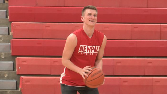 He's one of the top scorers in the state, just reached 1,000 career points and helped lead @NP_Dragons_BB to another sectional title. @NPHSDragons junior @GizziJulius is #TheZoneExtra athlete of the week. Meet him tonight on @WISH_TV at 7pm!