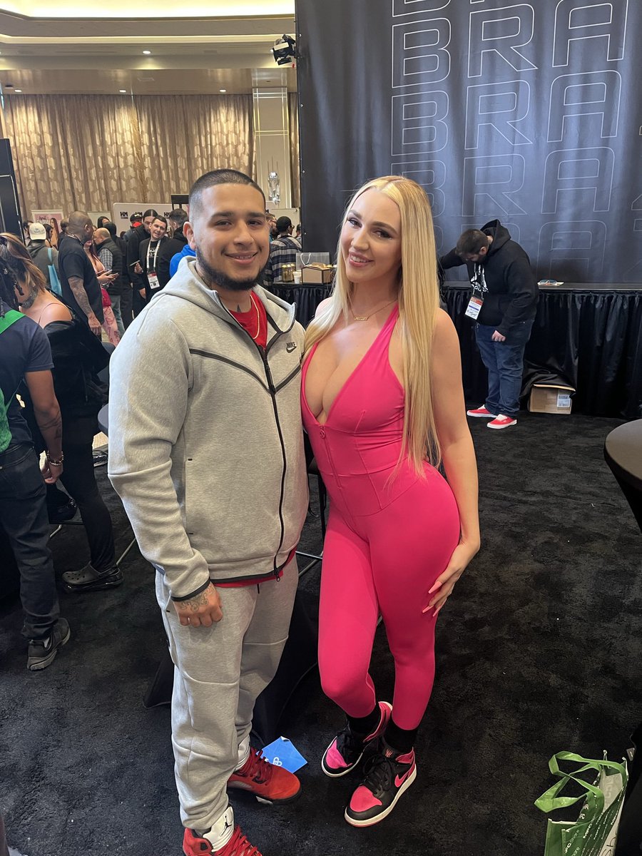 Larrylegend145's tweet photo. @KSLibraryGirl https://t.co/li7v9KFNEJ