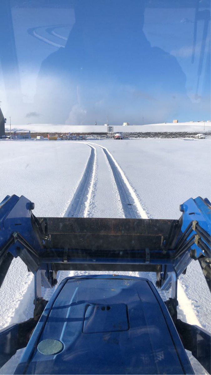 ManVGrass's tweet image. One year ago today…. Not counting my chickens but fingers crossed we don’t have this again 🤞🏻