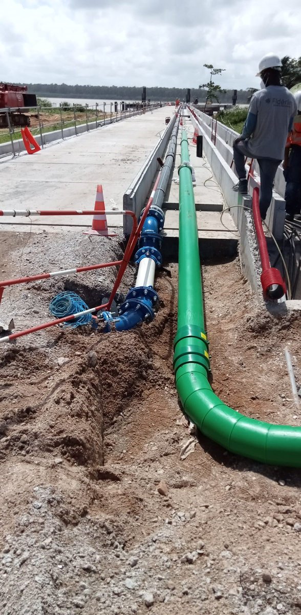 KPSPiping's tweet photo. With a flow rate capability of 2,500 litres a minute, our new 6" piping proved an ideal solution for fuelling the heavy traffic flow of boats at this site in French Guyana. An industry first, the KPS 6" HDPE double wall piping system provides a fast fuelling solution. https://t.co/NIzW81oJtY