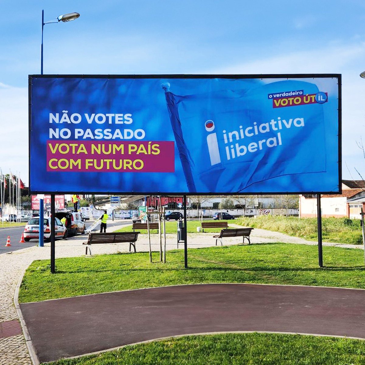 🔴🔵 NÃO VOTES NO PASSADO, VOTA NUM PAÍS COM FUTURO 

Iniciativa Liberal, o verdadeiro voto útIL. 

#PortugalComFuturo