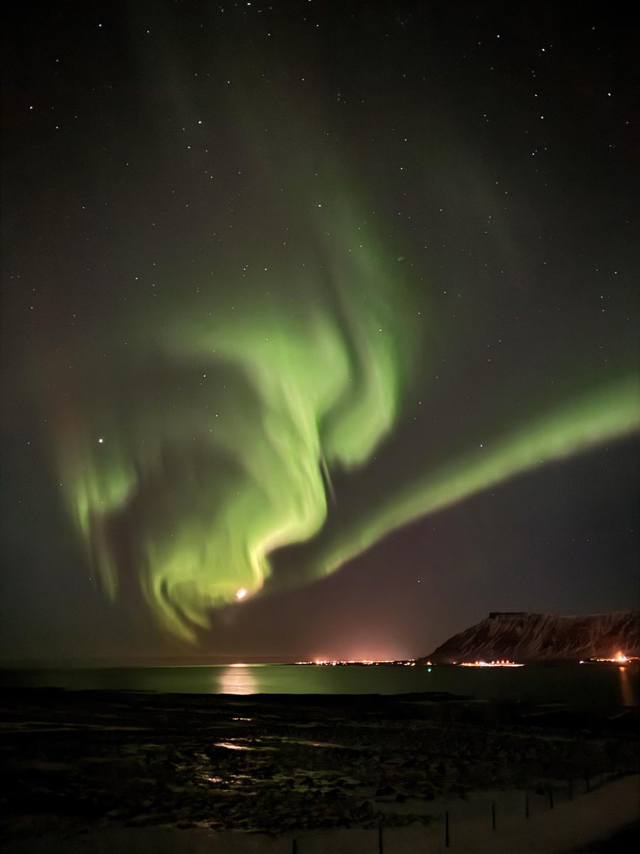 Fun fact: The color of the Northern Lights depends on the type of gas particles colliding in the atmosphere. Oxygen produces green and red hues, while nitrogen creates purples and blues! 🎨 📸 by our amazing guide Roman Lipinski #iceland #northernlights #aurora #auroraborealis
