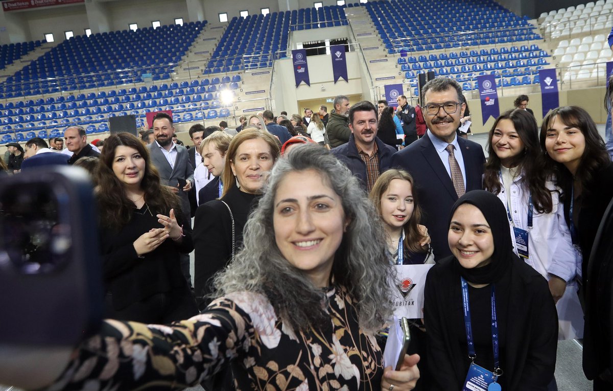 55. Lise Öğrencileri Araştırma Projeleri Bölge Yarışmalarında ödüller sahiplerini buldu! 🏆

🗺️ 12 bölgede eş zamanlı düzenlenen ödül törenlerinde;

🥇 204 projeye Bölge Birinciliği
🥈 144 projeye Bölge İkinciliği
🥉 144 projeye Bölge Üçüncülüğü ödülü olmak üzere toplam 4⃣9⃣2⃣
